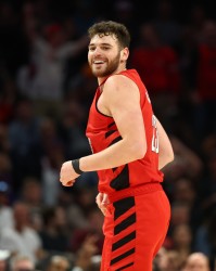 都挺能抢！克林根11分15板5助3帽&amp;庄神6分17板4助2断