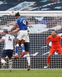 开云-【观察】习惯性晚节不保 穆帅为何难防定位球？